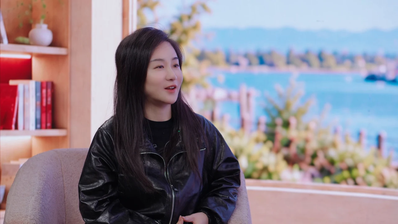 主持人余佩珊 Sarah Yu 在杨楠专访中