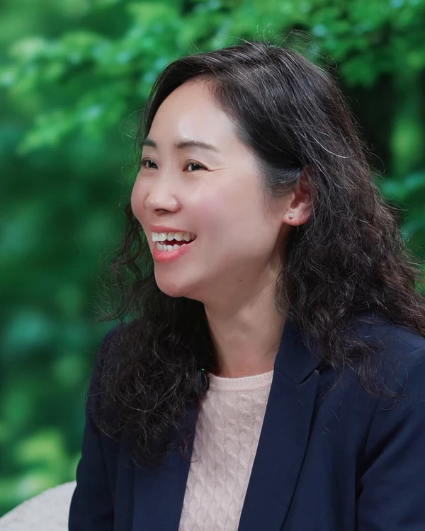 仇云霞 Chris Qiu